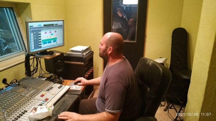 202112-studio-old-angels-band-12