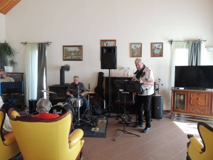 old_angels_band_20240321_005