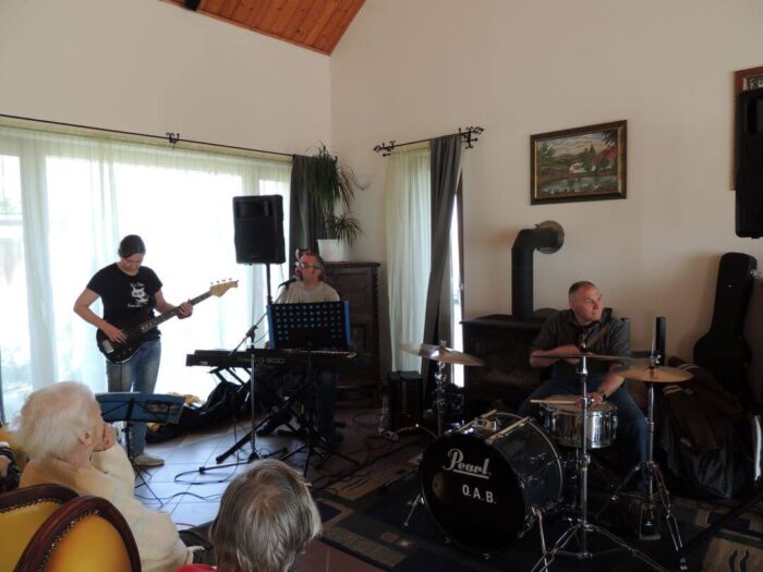 old_angels_band_20240321_008