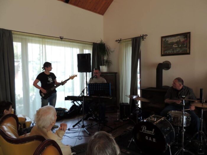 old_angels_band_20240321_009