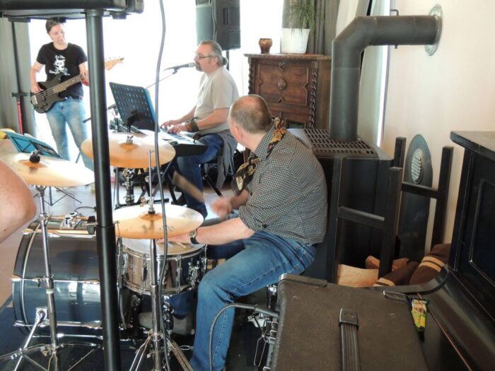 old_angels_band_20240321_035