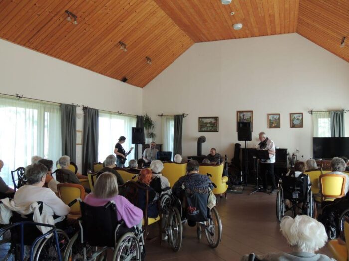 old_angels_band_20240321_051