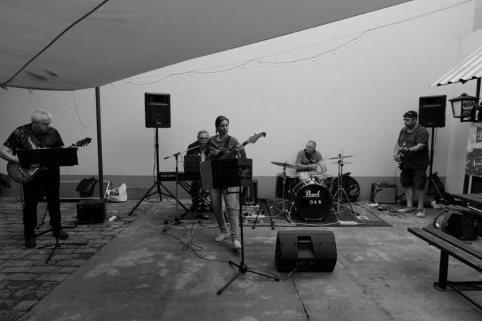 old_angels_band_20240525_buszos_056