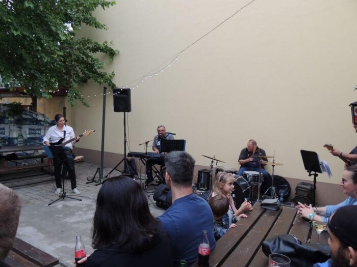 old_angels_band_buszos_kecskemet_20240512_046