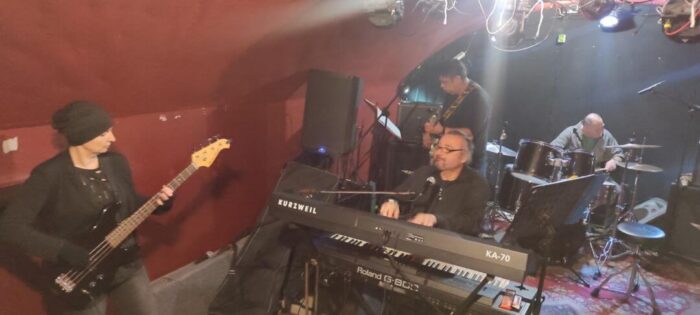 s8_old_angels_band_003