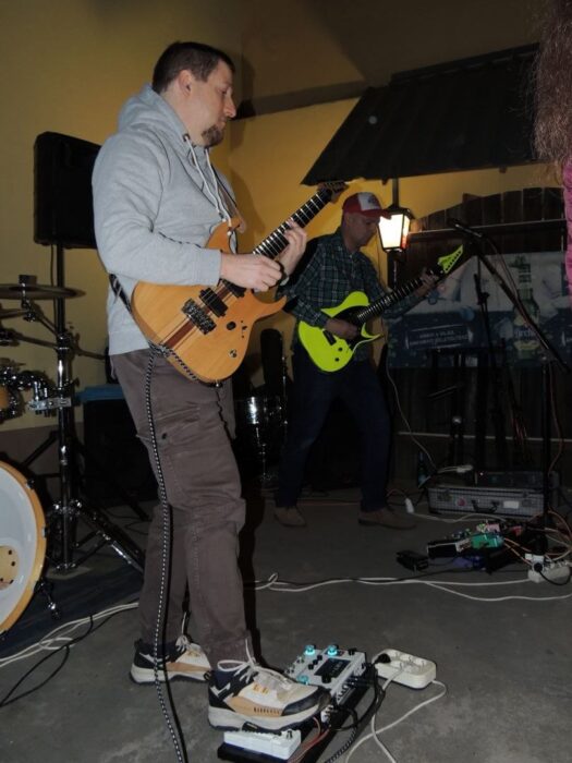 old_angels_band_scharlotte_rhodes_20250308_buszos_008