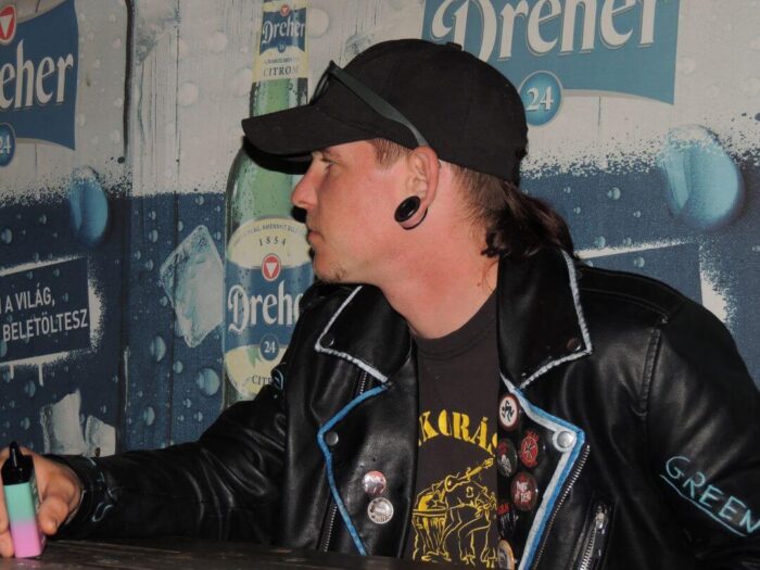 old_angels_band_scharlotte_rhodes_20250308_buszos_030