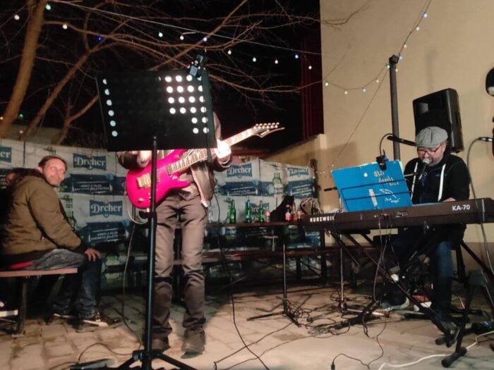 old_angels_band_scharlotte_rhodes_20250308_buszos_047