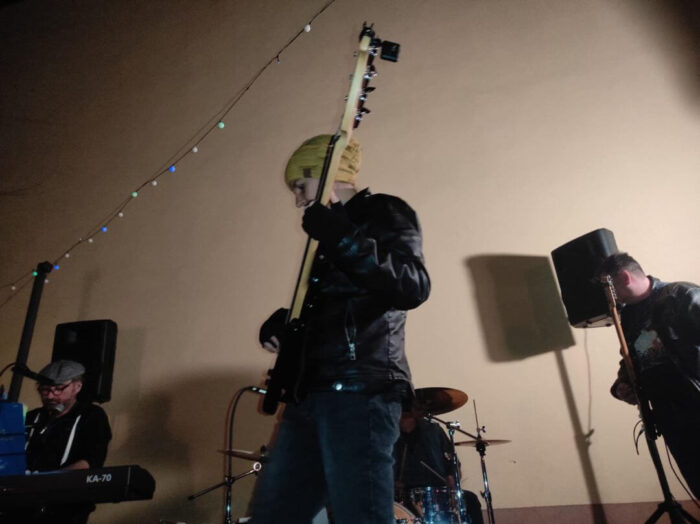 old_angels_band_scharlotte_rhodes_20250308_buszos_048