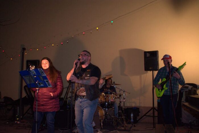 old_angels_band_scharlotte_rhodes_20250308_buszos_055