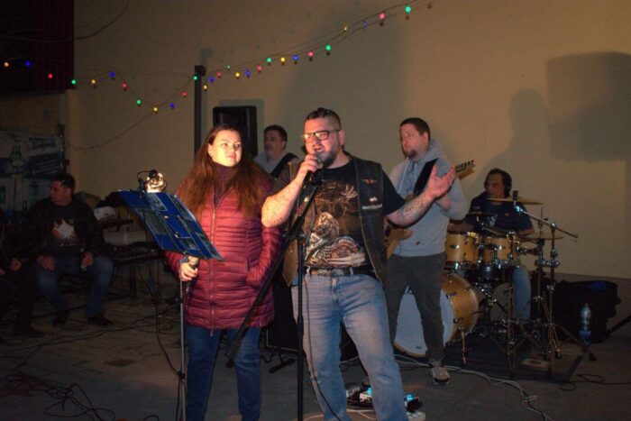 old_angels_band_scharlotte_rhodes_20250308_buszos_070