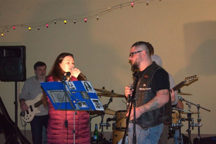 old_angels_band_scharlotte_rhodes_20250308_buszos_074