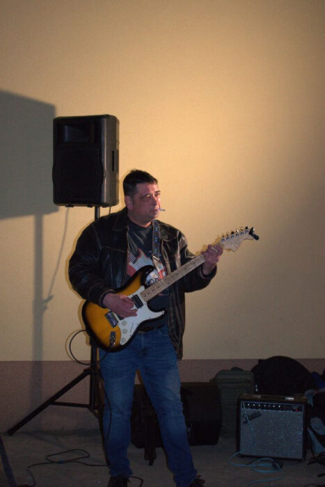 old_angels_band_scharlotte_rhodes_20250308_buszos_078