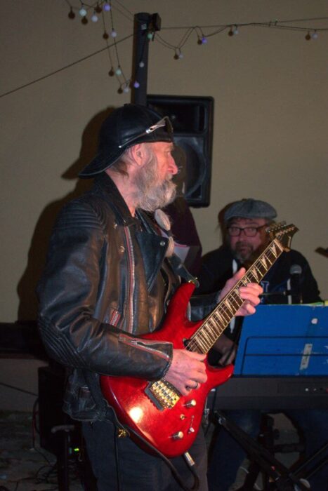 old_angels_band_scharlotte_rhodes_20250308_buszos_099