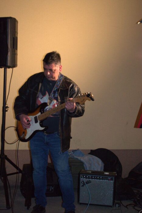 old_angels_band_scharlotte_rhodes_20250308_buszos_101