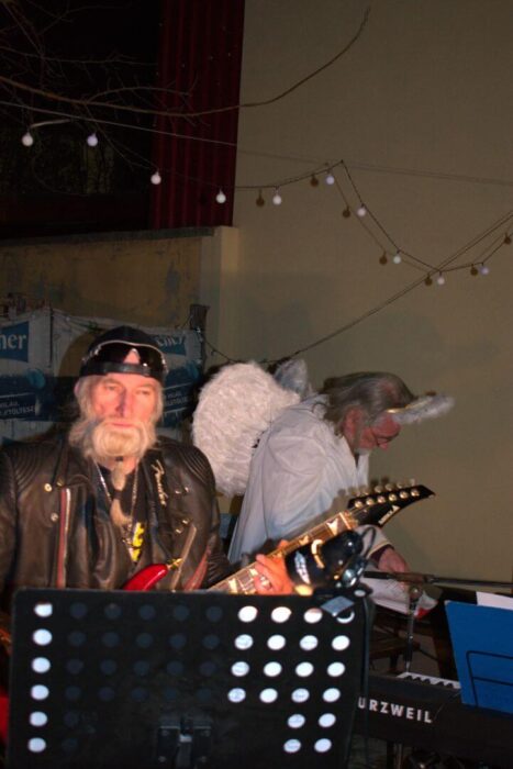 old_angels_band_scharlotte_rhodes_20250308_buszos_125