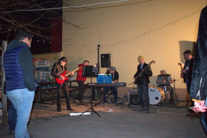 old_angels_band_scharlotte_rhodes_20250308_buszos_140