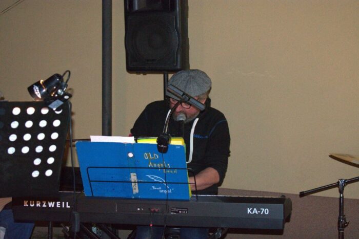 old_angels_band_scharlotte_rhodes_20250308_buszos_141