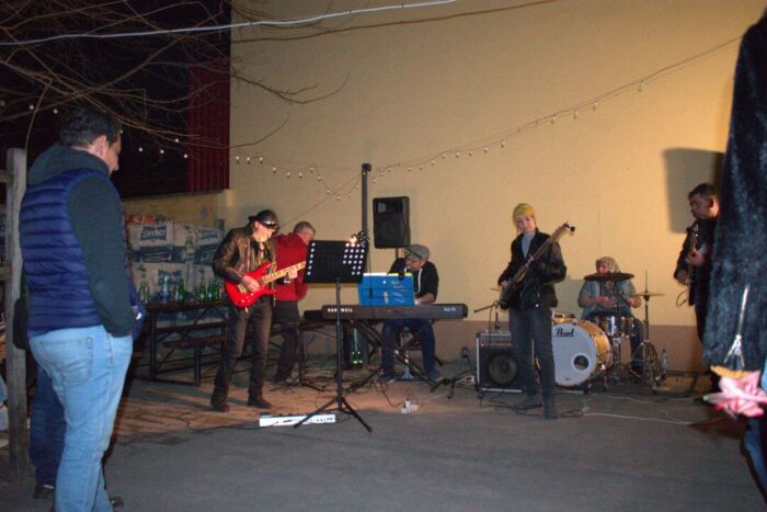 old_angels_band_scharlotte_rhodes_20250308_buszos_144