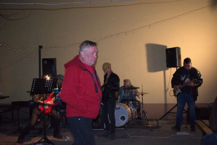 old_angels_band_scharlotte_rhodes_20250308_buszos_159