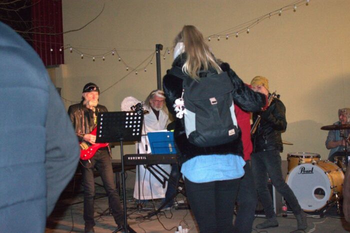 old_angels_band_scharlotte_rhodes_20250308_buszos_161